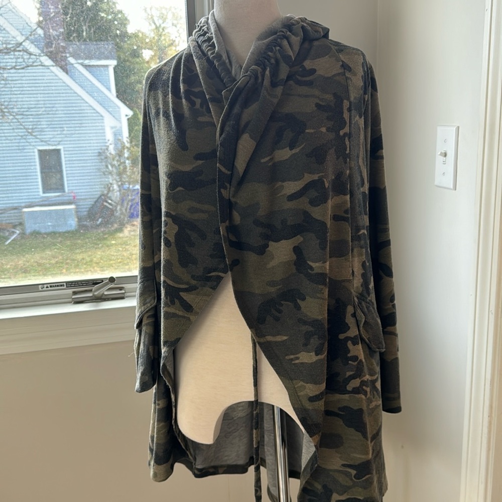 Emelia Camo hooded open from sweatshirt/jacket
